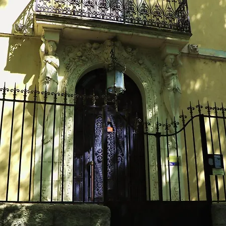 La Maison Du Soleil Bed & Breakfast *